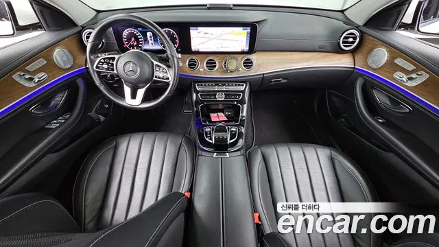 Mercedes-Benz E-Class 2019 — фото 10