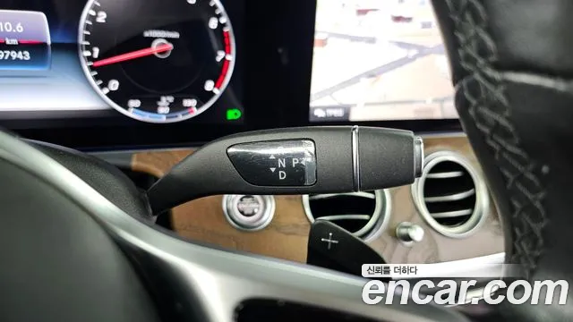 Mercedes-Benz E-Class 2019 — фото 12