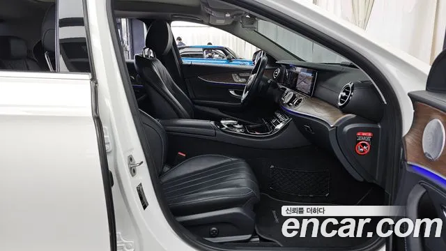 Mercedes-Benz E-Class 2019 — фото 17