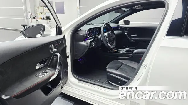 Mercedes-Benz A-Class 2022 — фото 13
