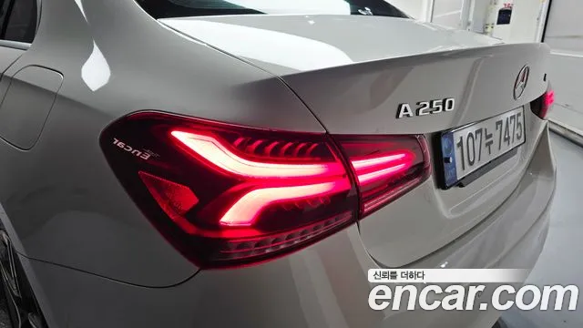 Mercedes-Benz A-Class 2022 — фото 9