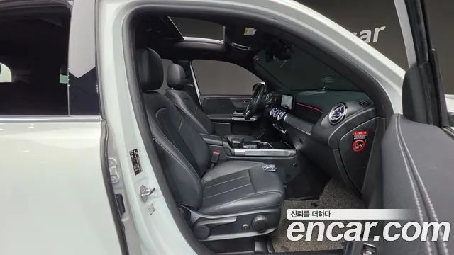 Mercedes-Benz GLB-Class 2022 — фото 13