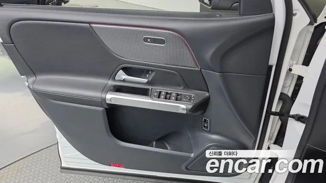 Mercedes-Benz GLB-Class 2022 — фото 14
