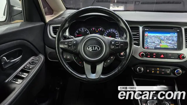Kia Carens 2017 — фото 12