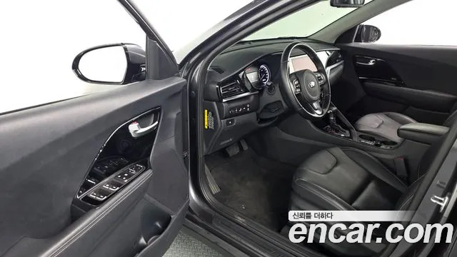 Kia Niro 2020 — фото 10