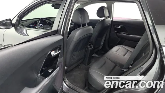 Kia Niro 2020 — фото 11