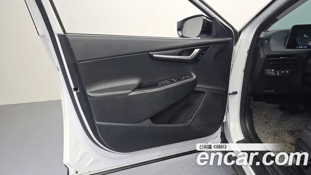 Kia EV6 2022 — фото 14