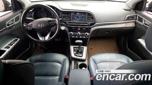 Hyundai AVANTE 2019 — фото 10