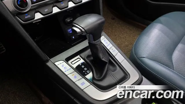 Hyundai AVANTE 2019 — фото 12