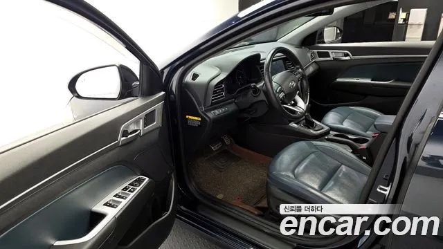 Hyundai AVANTE 2019 — фото 13