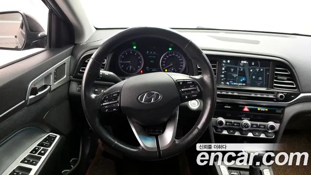 Hyundai AVANTE 2019 — фото 19