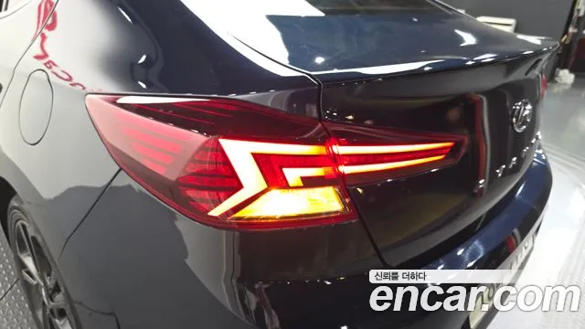 Hyundai AVANTE 2019 — фото 9