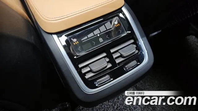 Volvo XC90 2020 — фото 17
