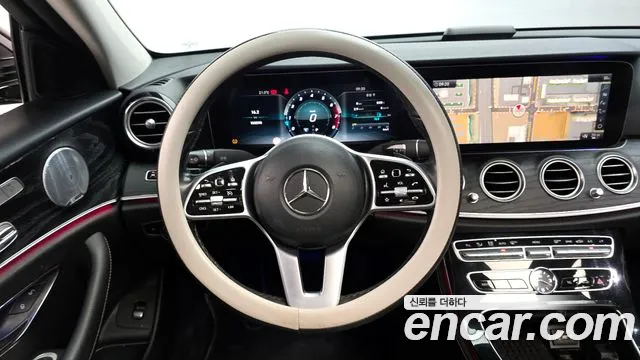 Mercedes-Benz E-Class 2019 — фото 13