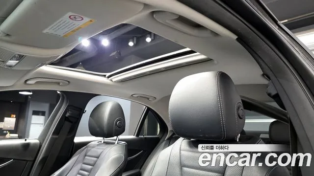 Mercedes-Benz E-Class 2019 — фото 16