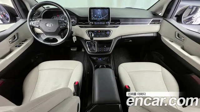 Hyundai Starex 2019 — фото 10