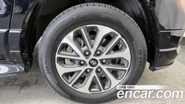 Hyundai Starex 2019 — фото 7