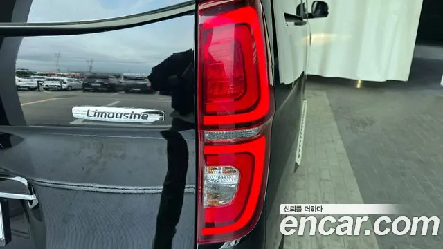 Hyundai Starex 2019 — фото 9