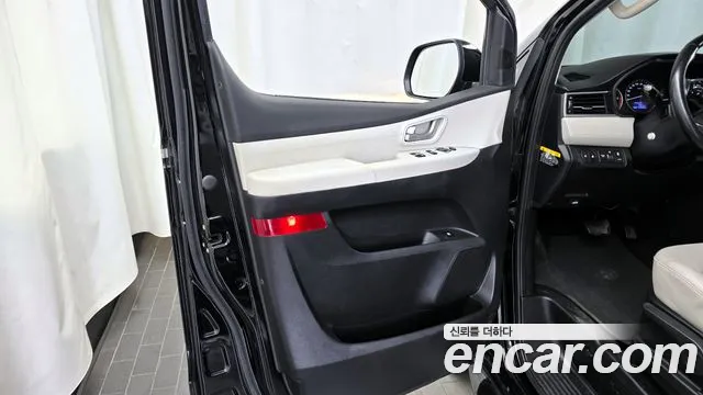 Hyundai Starex 2019 — фото 14