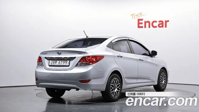 Hyundai Accent 2014 — фото 2