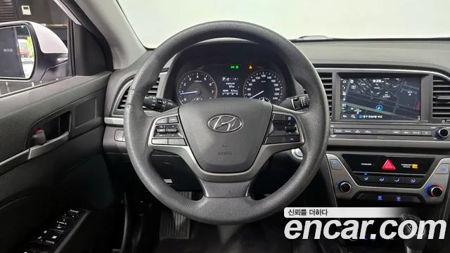 Hyundai AVANTE 2018 — фото 13