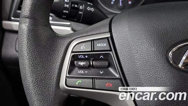 Hyundai AVANTE 2018 — фото 16