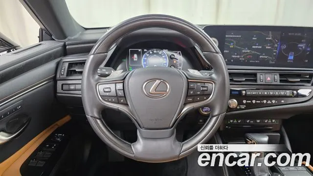 Lexus ES 2022 — фото 19