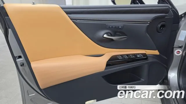 Lexus ES 2022 — фото 14