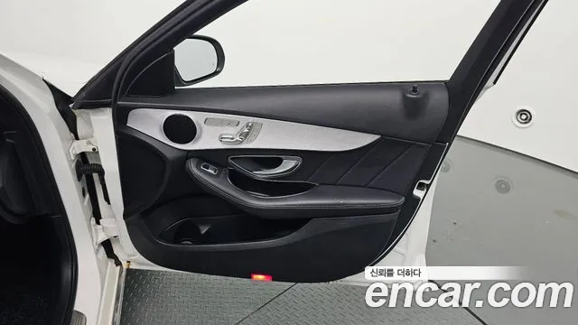 Mercedes-Benz C-Class 2018 — фото 13