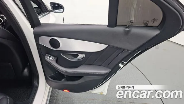 Mercedes-Benz C-Class 2018 — фото 14