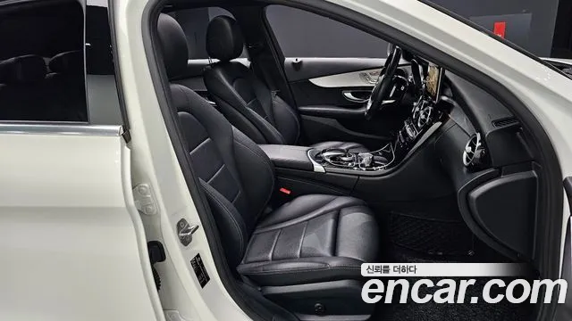 Mercedes-Benz C-Class 2018 — фото 15