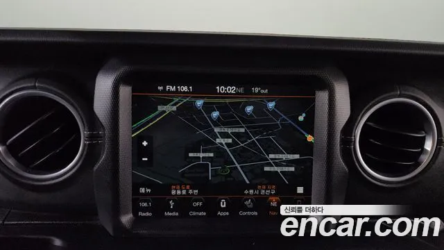 Jeep Wrangler 2019 — фото 18