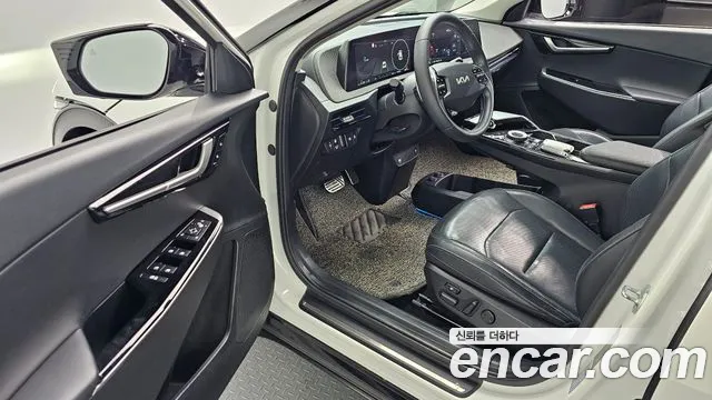 Kia EV6 2022 — фото 13