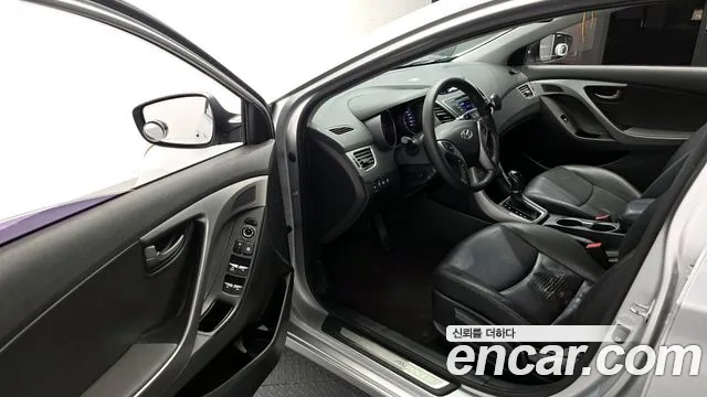 Hyundai AVANTE 2016 — фото 10