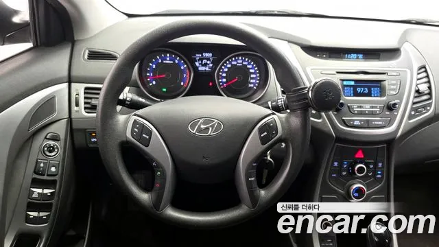 Hyundai AVANTE 2016 — фото 13