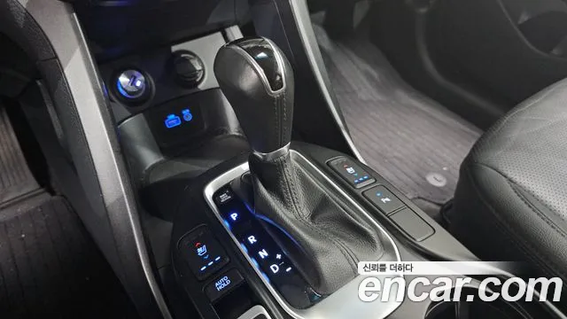 Hyundai Santafe 2018 — фото 12