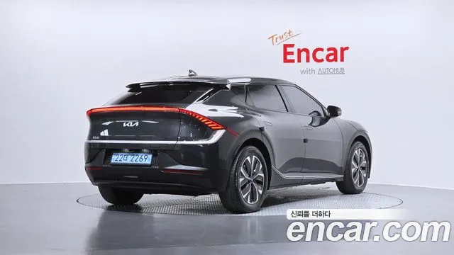 Kia EV6 2022 — фото 2