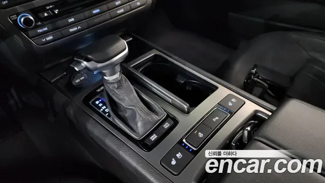 Hyundai Genesis 2016 — фото 12