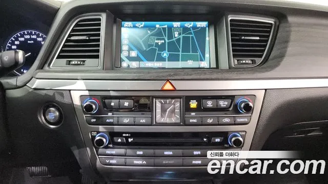 Hyundai Genesis 2016 — фото 19