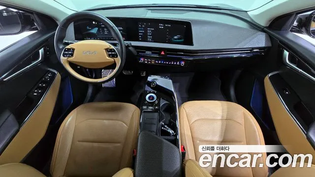 Kia EV6 2023 — фото 10