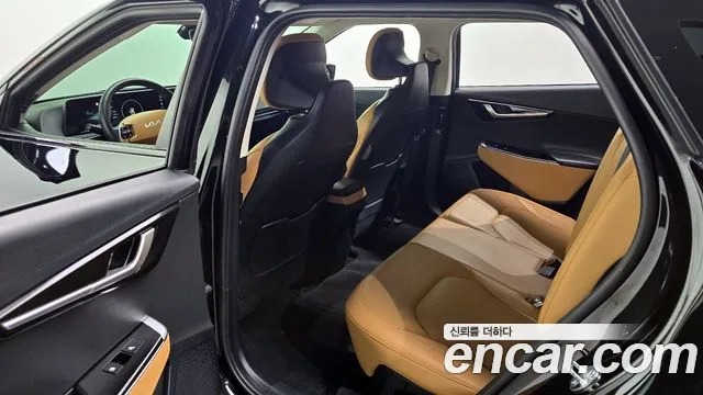 Kia EV6 2023 — фото 18