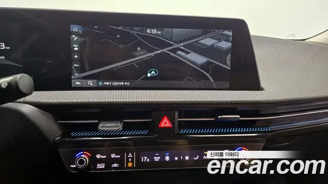 Kia EV6 2023 — фото 19