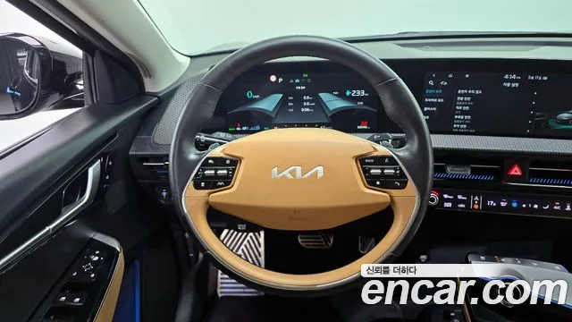 Kia EV6 2023 — фото 20