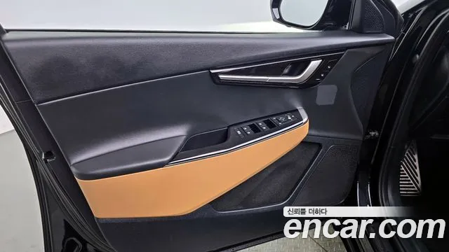 Kia EV6 2023 — фото 14