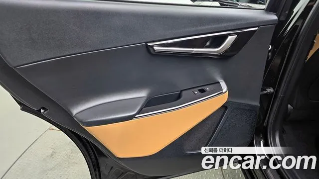 Kia EV6 2023 — фото 15