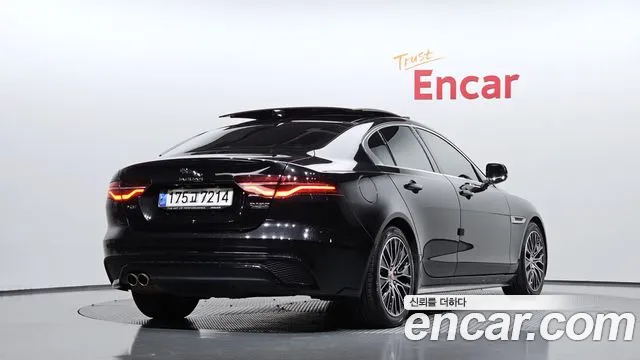 Jaguar XE 2020 — фото 3