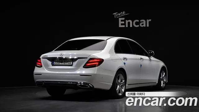 Mercedes-Benz E-Class 2017 — фото 2