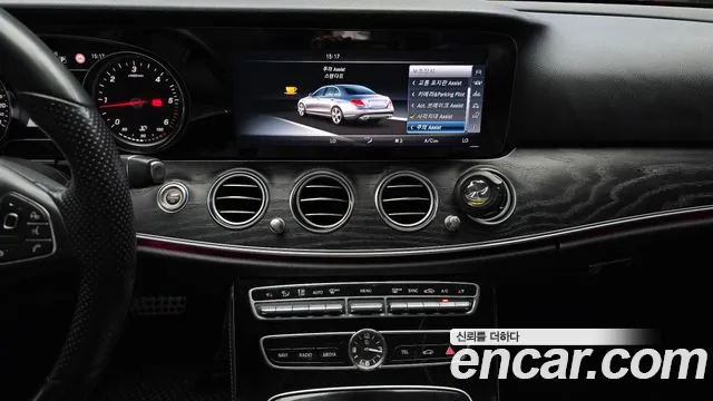 Mercedes-Benz E-Class 2017 — фото 14