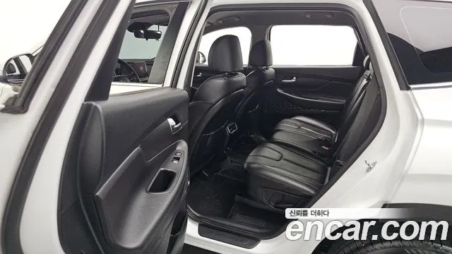Hyundai Santafe 2022 — фото 19