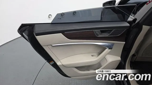 Audi A7 2022 — фото 15